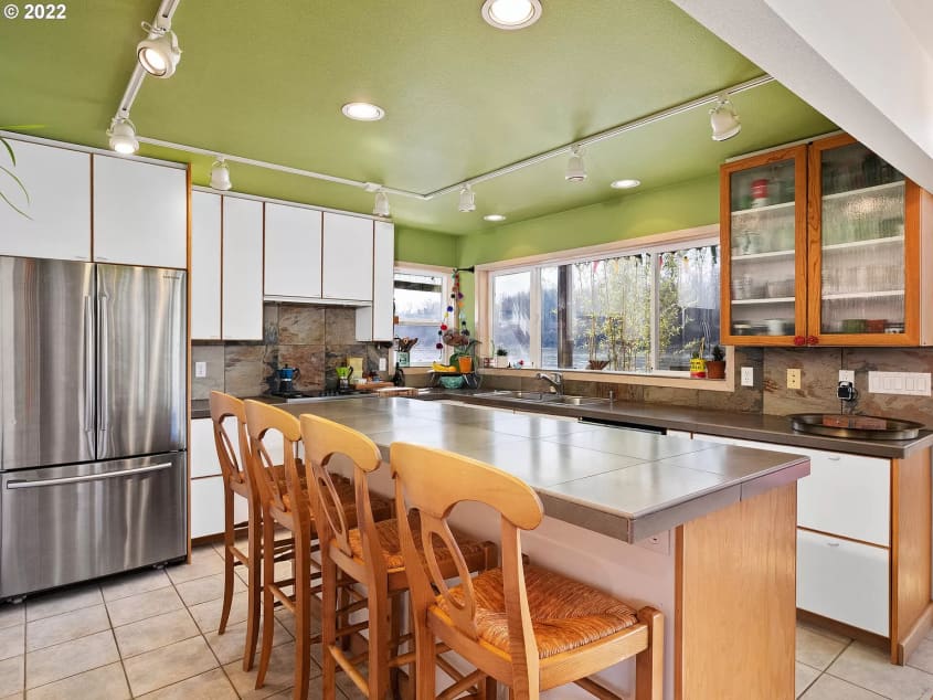 Portland Homes for Sale — 17617 NW Sauvie Island Rd 39, Portland, Oregon Apartment Therapy